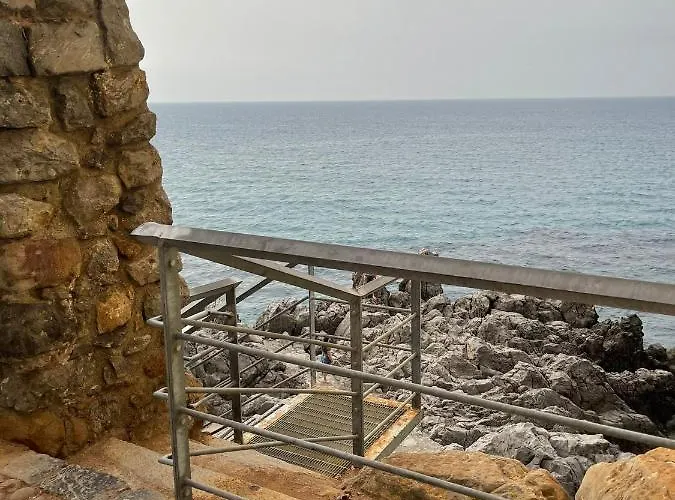 ベッド・アンド・ブレックファスト Ale E Franz 3*